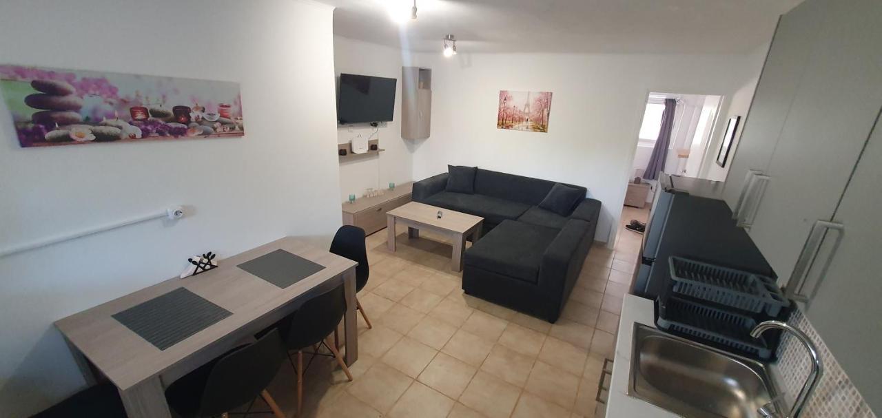 Tsagga House Apartment Оропос Екстериор снимка