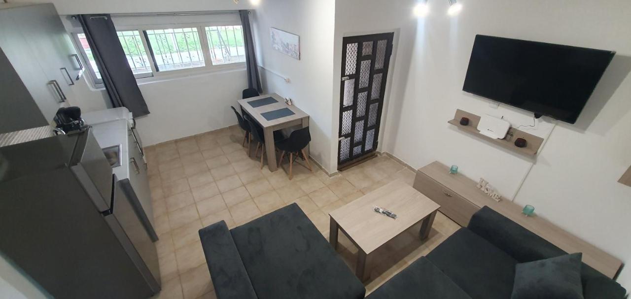 Tsagga House Apartment Оропос Екстериор снимка